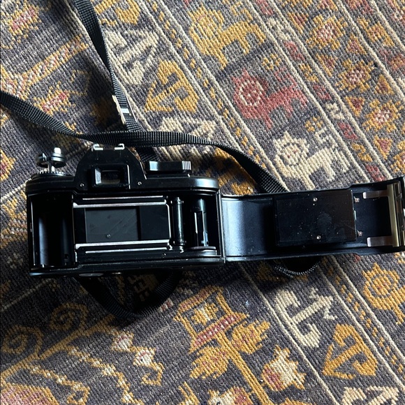 Nikon EM with strap - Picture 4 of 5